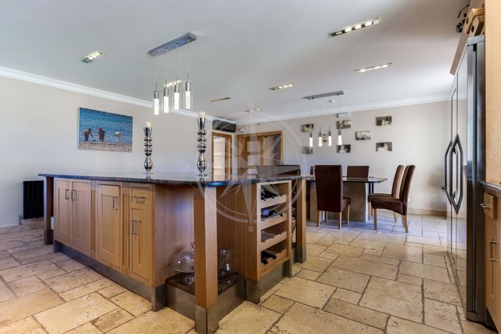 Image No.11-6 Bed Villa for sale