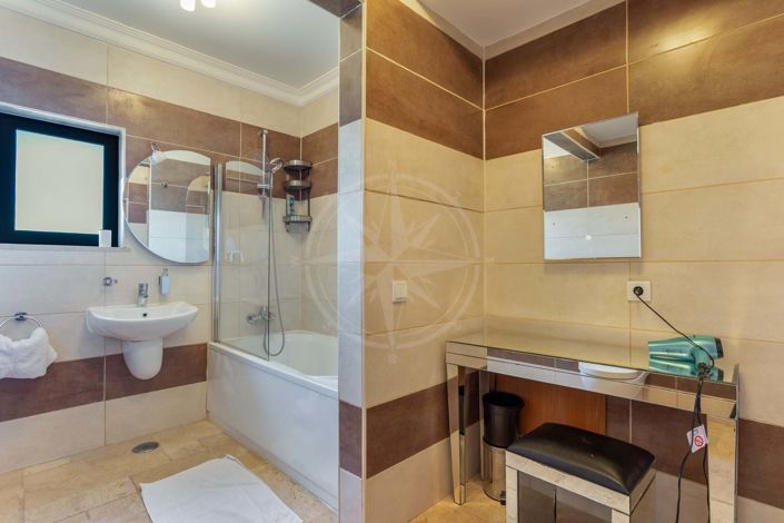 Image No.36-6 Bed Villa for sale