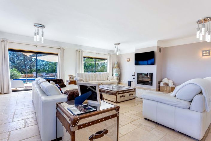 Image No.8-6 Bed Villa for sale