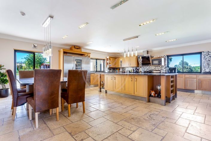 Image No.10-6 Bed Villa for sale