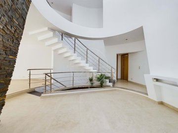 1987-368206-0086b5b4f2b294297643049c268e89554