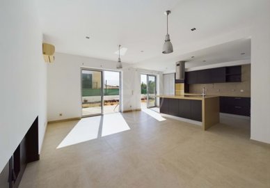 1987-368206-0086b5b4f2b294297643049c268e89554