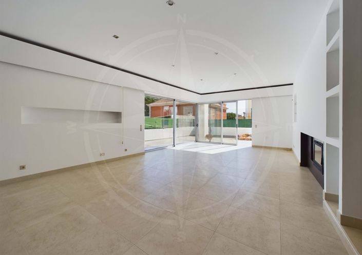 Image No.8-5 Bed Villa for sale
