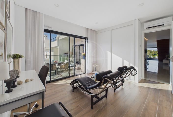 Image No.17-3 Bed Apartment for sale