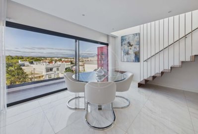 1987-369210-0086b5b4f2b294297643049c268e89554