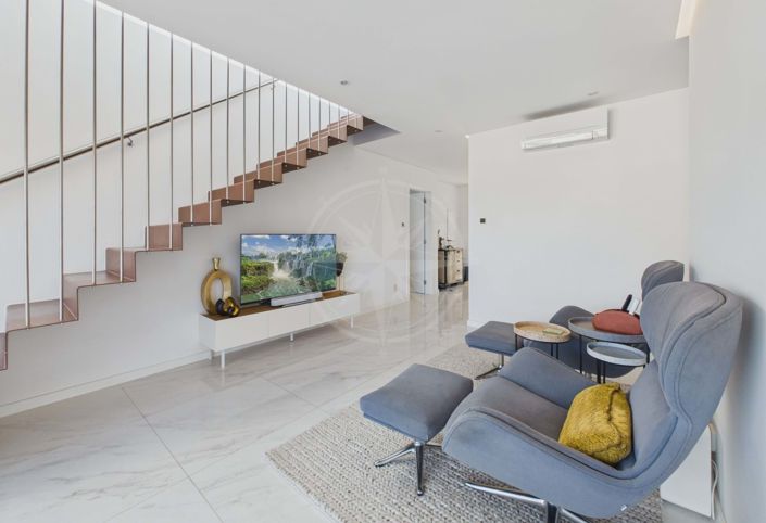 Image No.9-3 Bed Apartment for sale