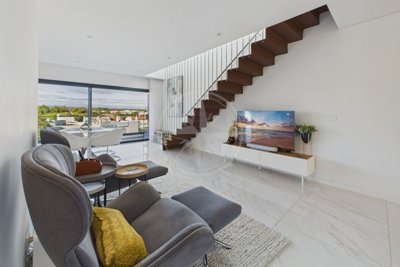 1987-369210-0086b5b4f2b294297643049c268e89554