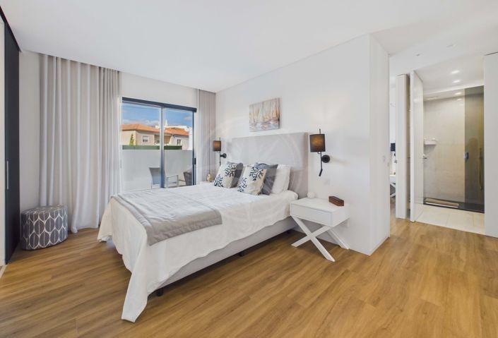 Image No.18-2 Bed Apartment for sale