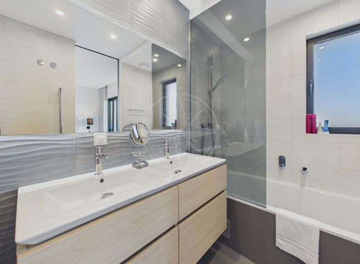 Image No.21-2 Bed Apartment for sale