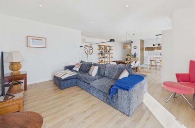 1987-369538-0086b5b4f2b294297643049c268e89554