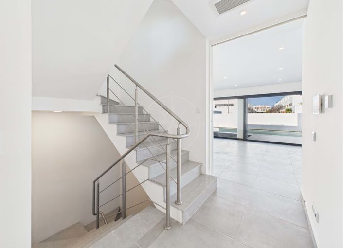 Image No.11-6 Bed Villa for sale