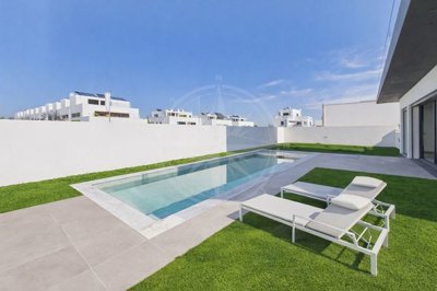 1987-369541-0086b5b4f2b294297643049c268e89554