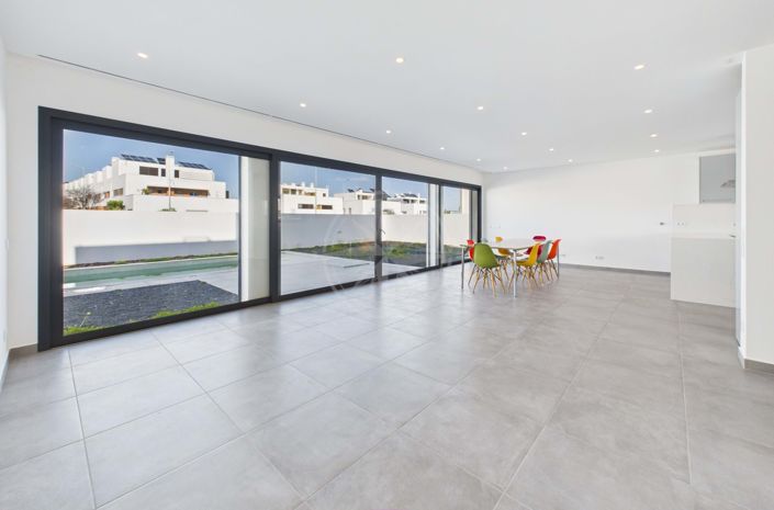 Image No.9-6 Bed Villa for sale