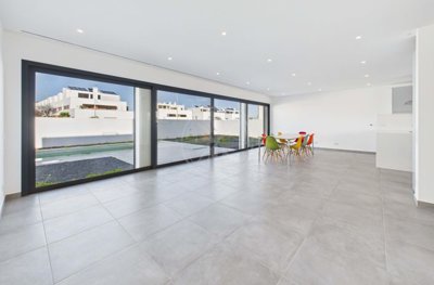 1987-369541-0086b5b4f2b294297643049c268e89554