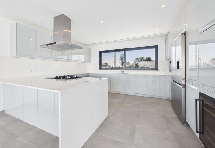 Image No.10-6 Bed Villa for sale