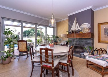 1987-369641-0086b5b4f2b294297643049c268e89554