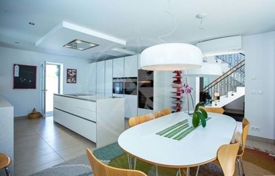 1987-369640-0086b5b4f2b294297643049c268e89554