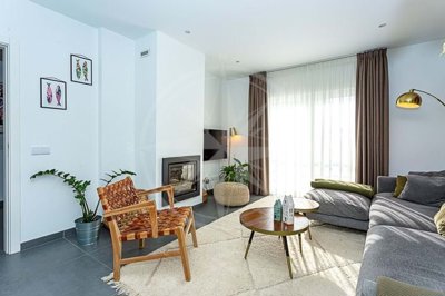 1987-370359-0086b5b4f2b294297643049c268e89554