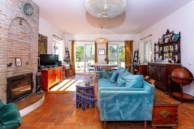 1987-371372-0086b5b4f2b294297643049c268e89554