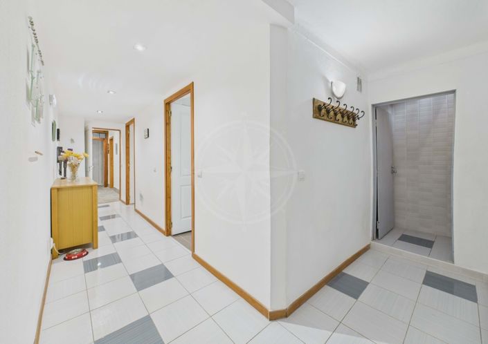 Image No.19-3 Bed Townhouse for sale