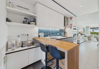 1987-372955-0086b5b4f2b294297643049c268e89554