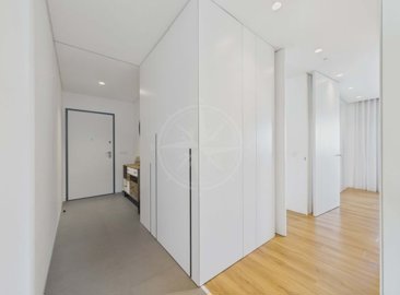 1987-372955-0086b5b4f2b294297643049c268e89554