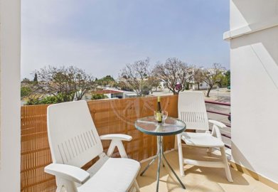 1987-373671-0086b5b4f2b294297643049c268e89554