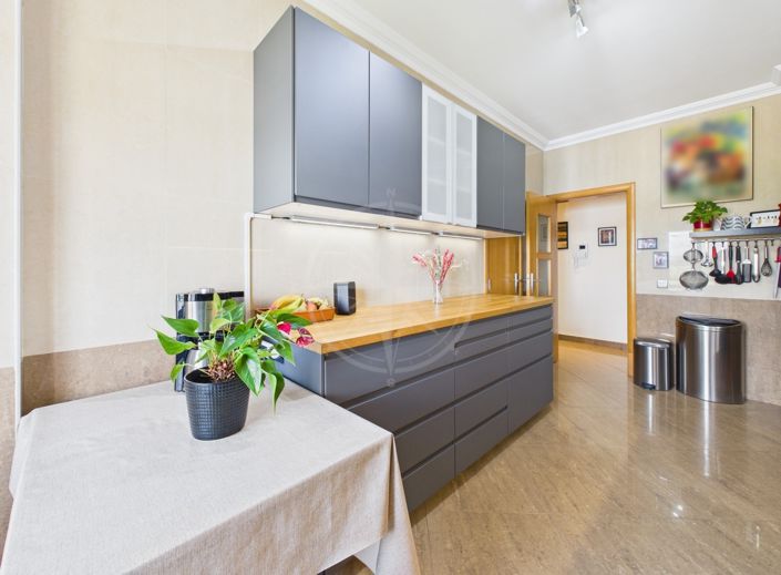 Image No.10-1 Bed Apartment for sale