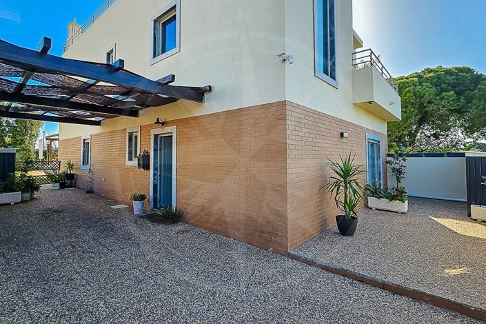 Image No.36-4 Bed Villa for sale