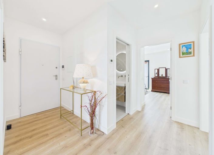Image No.13-2 Bed Apartment for sale