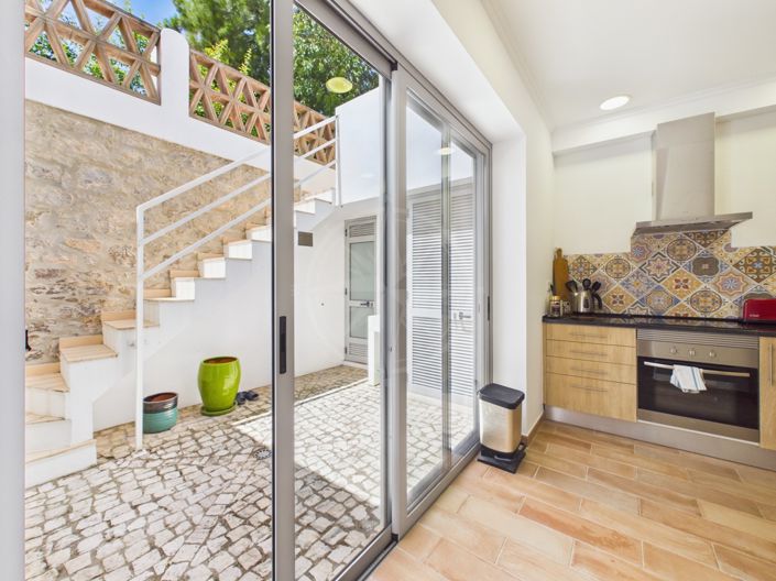 Image No.6-2 Bed Townhouse for sale