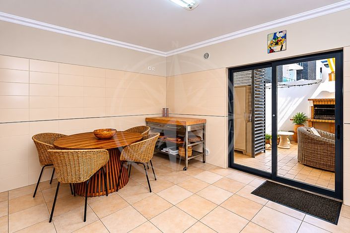Image No.11-3 Bed Apartment for sale