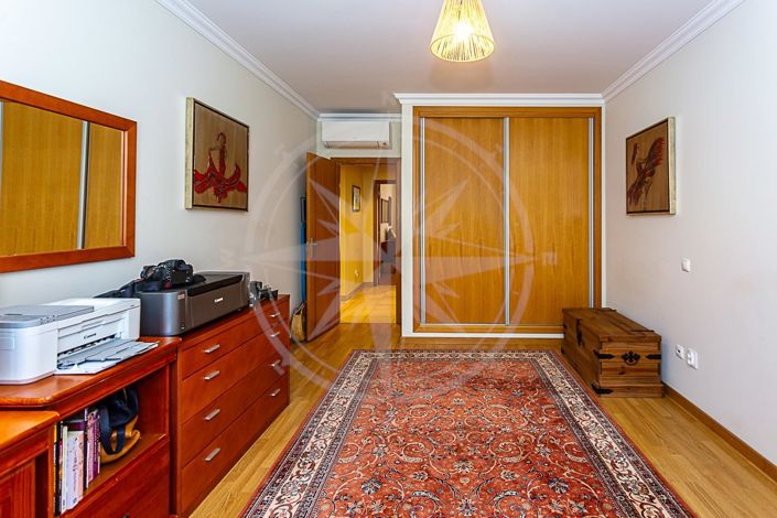 Image No.20-3 Bed Apartment for sale