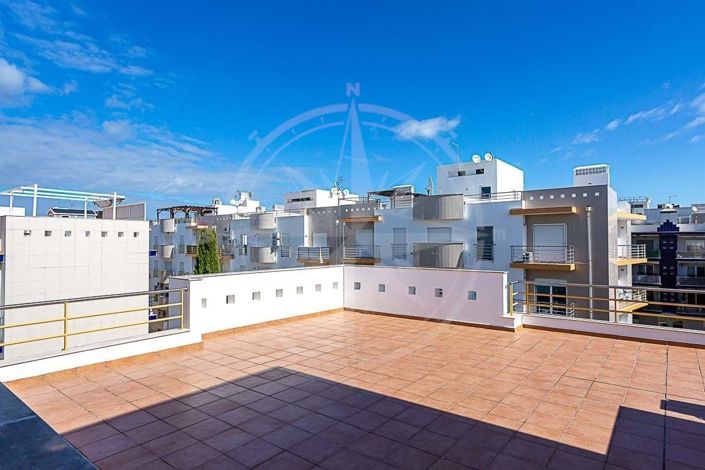 Image No.18-3 Bed Apartment for sale