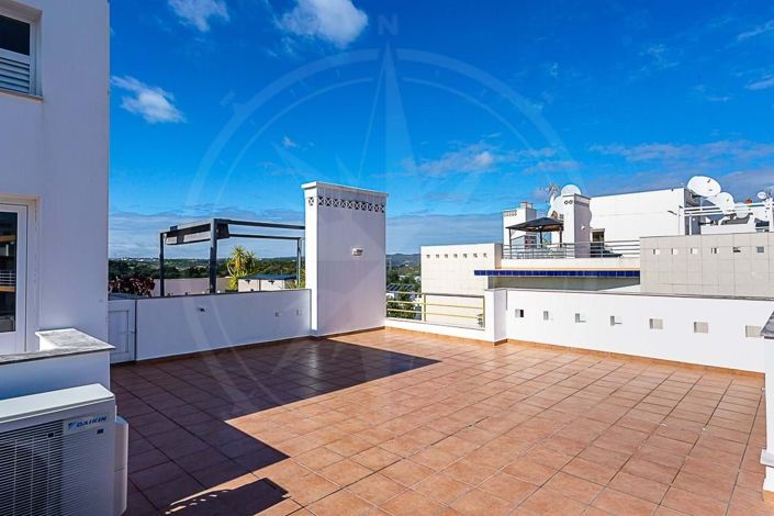 Image No.20-3 Bed Apartment for sale