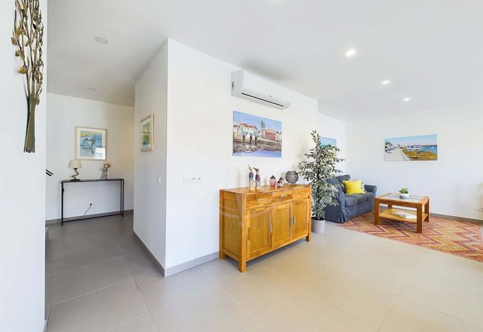 Image No.10-3 Bed Apartment for sale