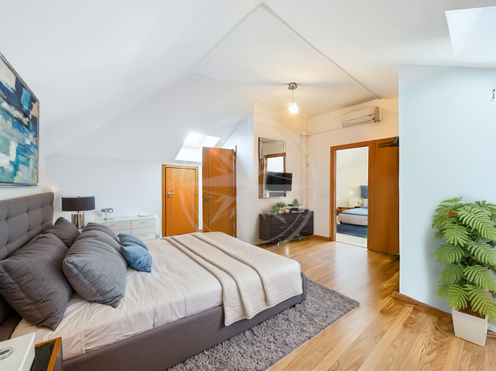 Image No.19-4 Bed Apartment for sale