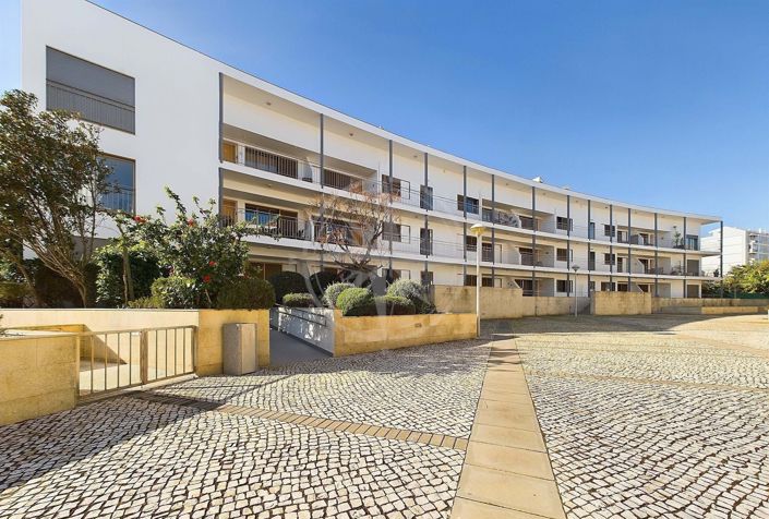 Image No.20-4 Bed Apartment for sale