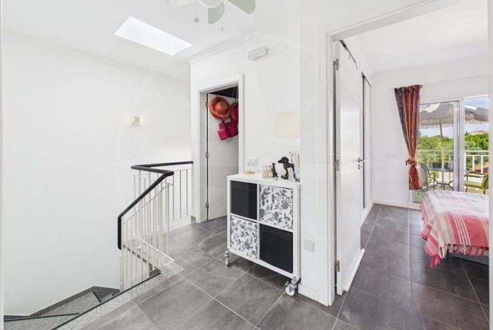 Image No.16-3 Bed Townhouse for sale