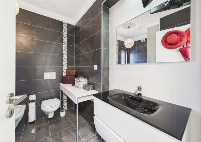 Image No.19-3 Bed Townhouse for sale