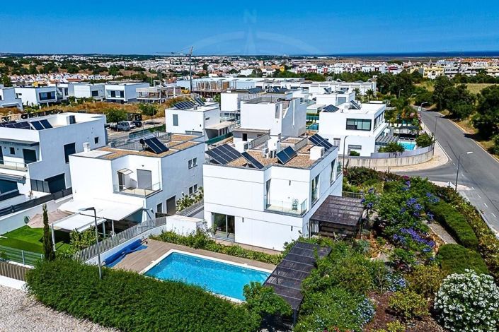 Image No.3-4 Bed Villa for sale