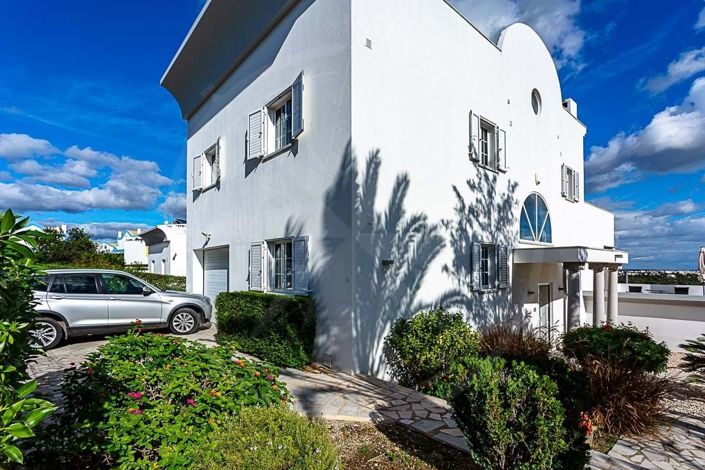 Image No.3-4 Bed Villa for sale
