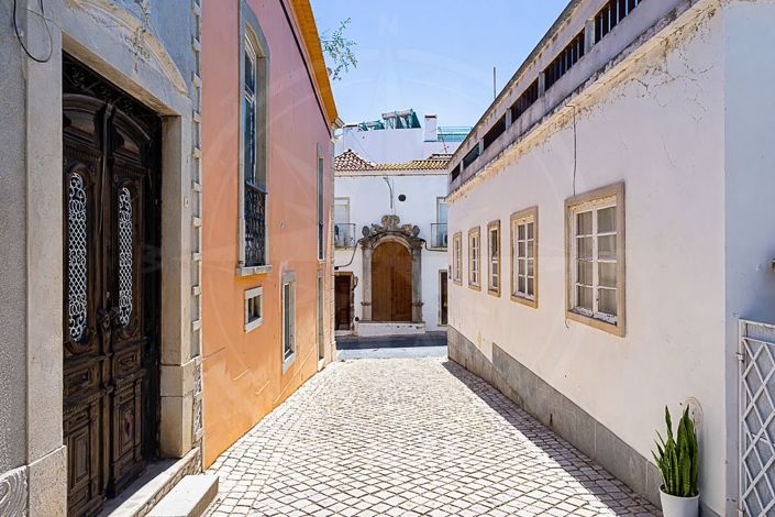 Image No.19-2 Bed Townhouse for sale