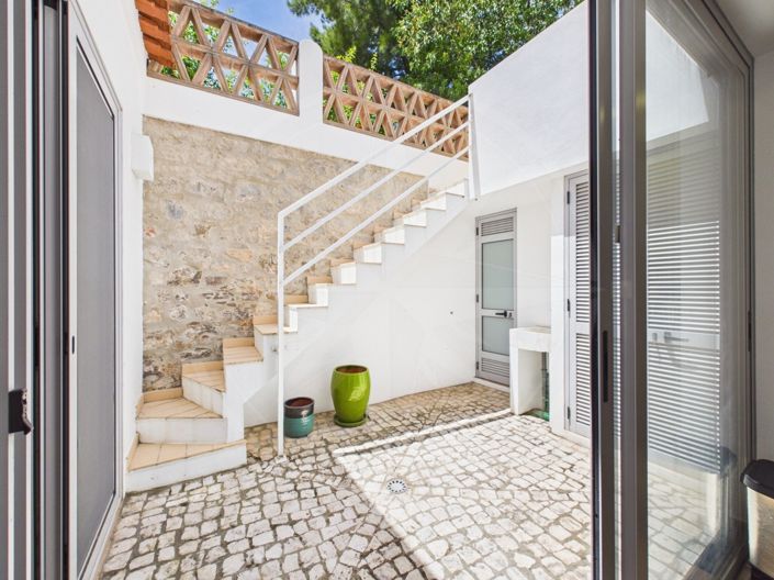 Image No.7-2 Bed Townhouse for sale