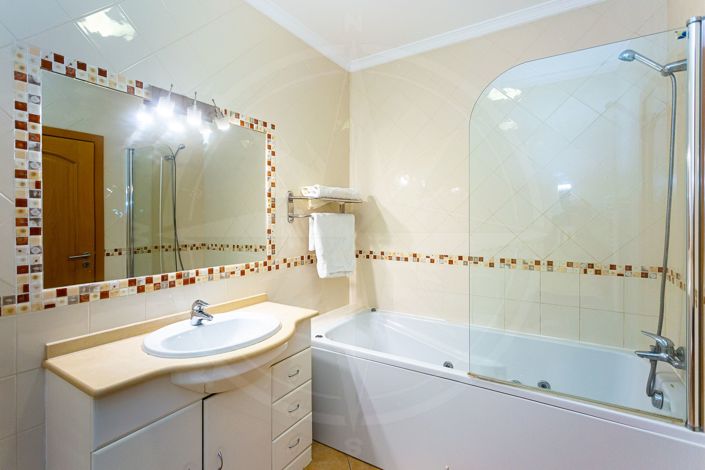 Image No.17-4 Bed Villa for sale