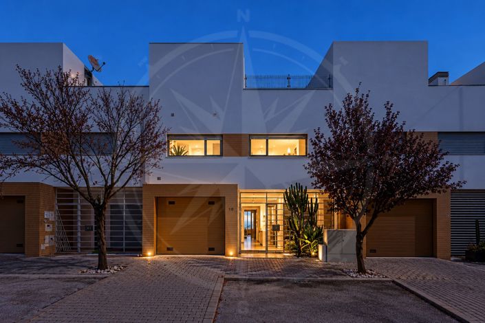 Image No.24-4 Bed Villa for sale