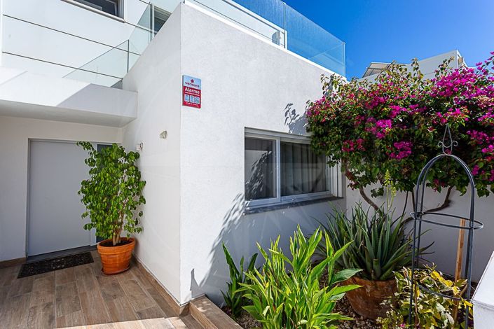 Image No.3-4 Bed Villa for sale