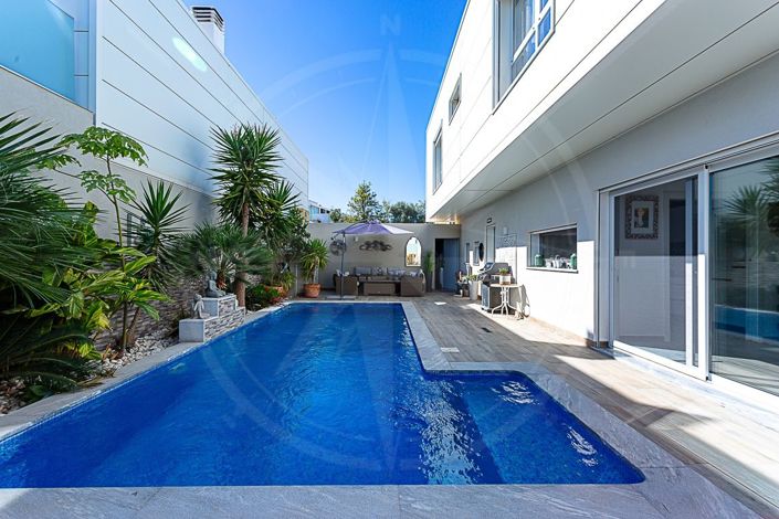 Image No.5-4 Bed Villa for sale