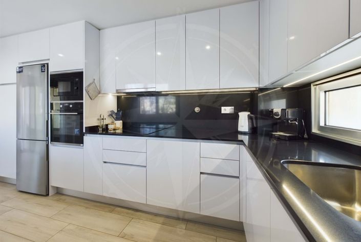 Image No.7-3 Bed Apartment for sale