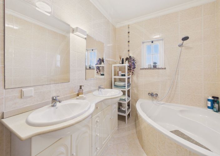 Image No.20-4 Bed Villa for sale